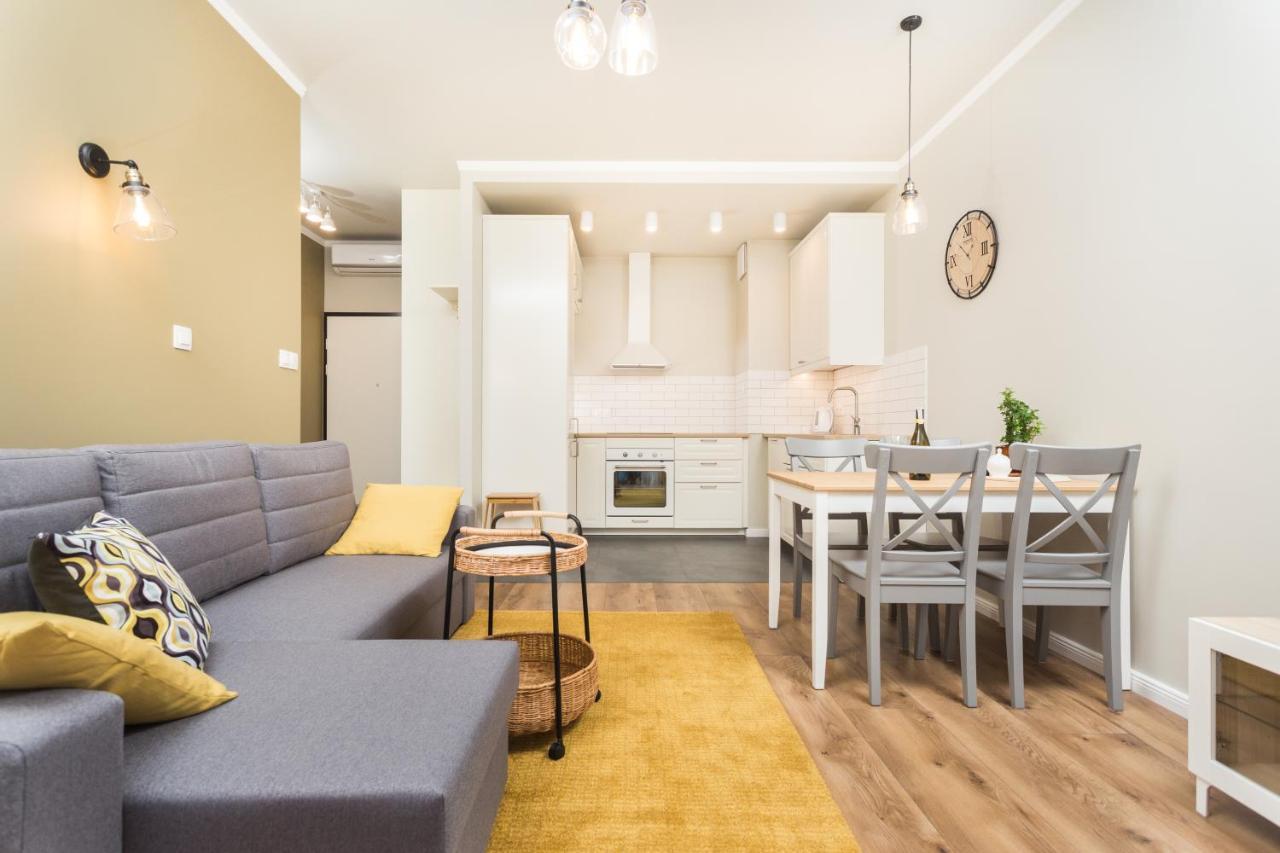 Of The Kings - Leaf Apartment